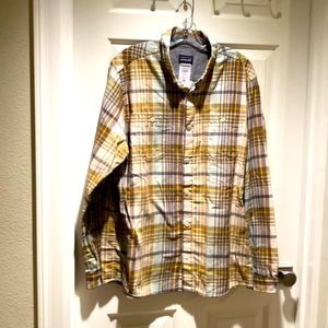 Patagonia Men’s long sleeved shirt
